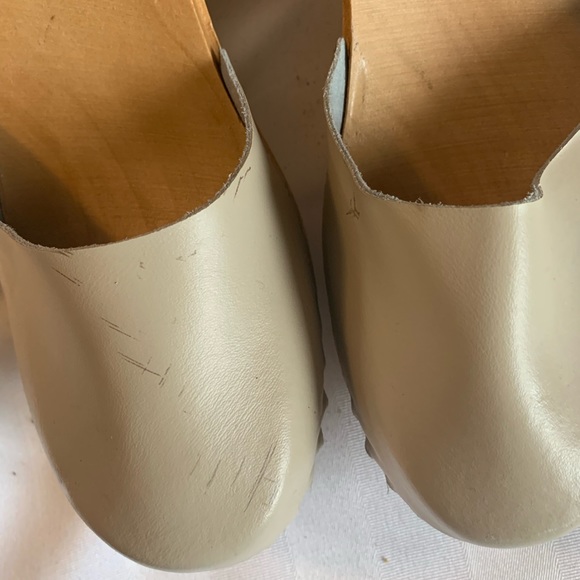 Leather clogs - Picture 6 of 9